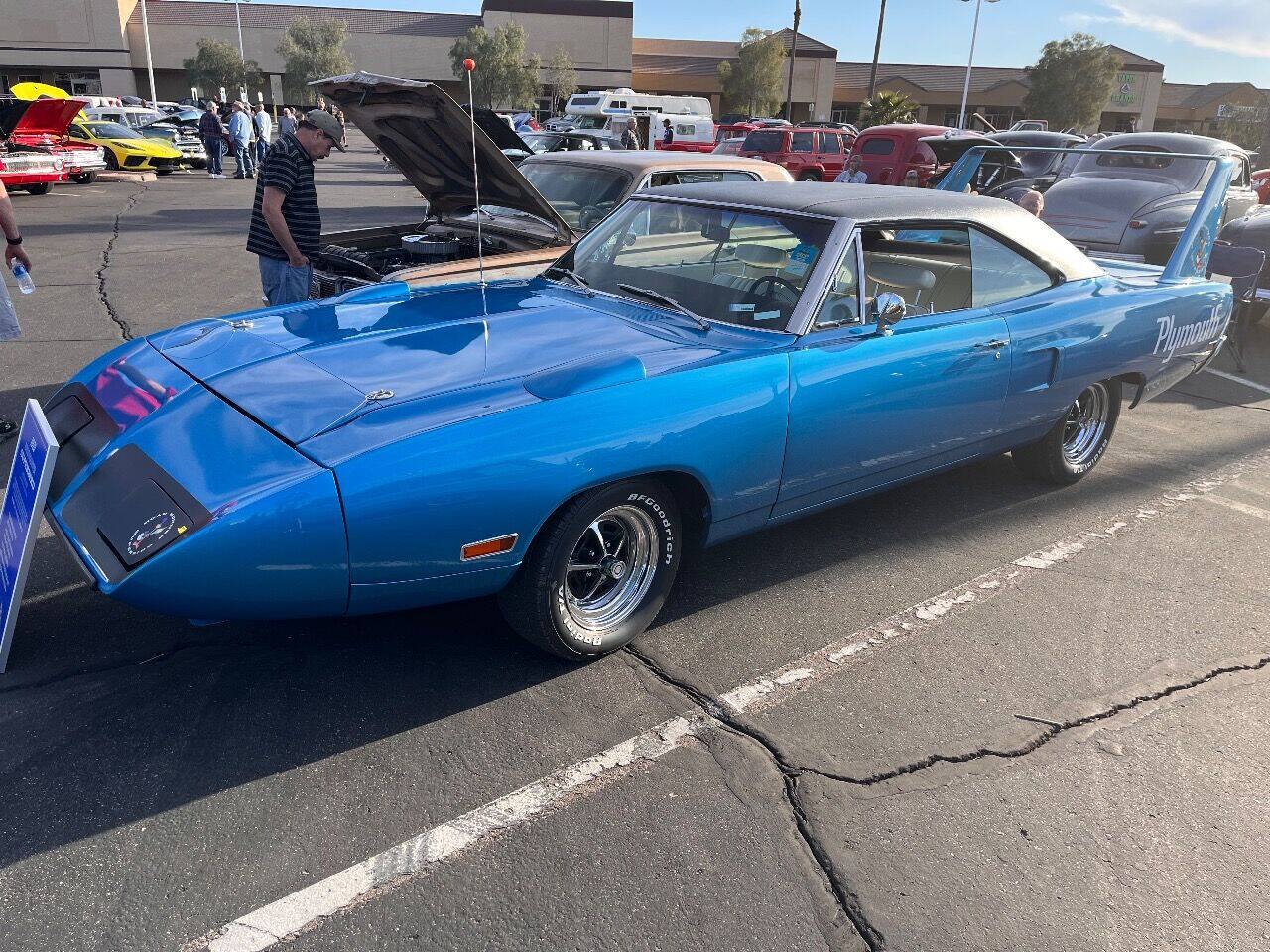 Plymouth-Roadrunner-superbird-1970-Blue-White Plymouth-Roadrunner-superbird-1970-Blue-White