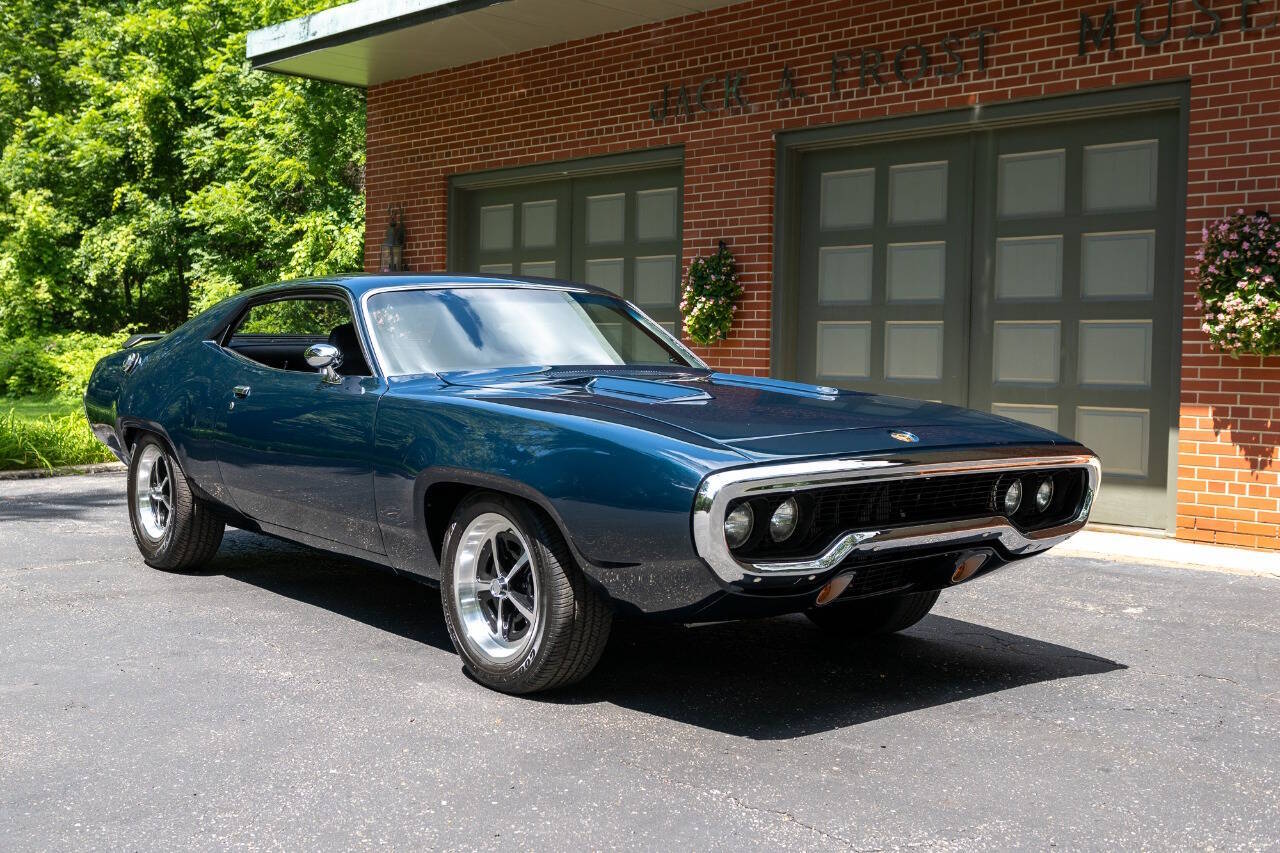Plymouth-Satellite-1972-Bayshore-Blue-Metallic-BlackWhite