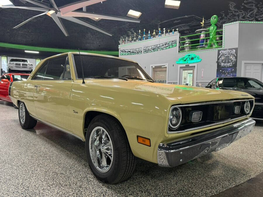 Plymouth-Scamp-1972-Yellow-Tan