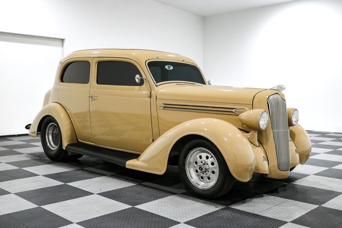 Plymouth-Sedan-1936-Coupe-TAN