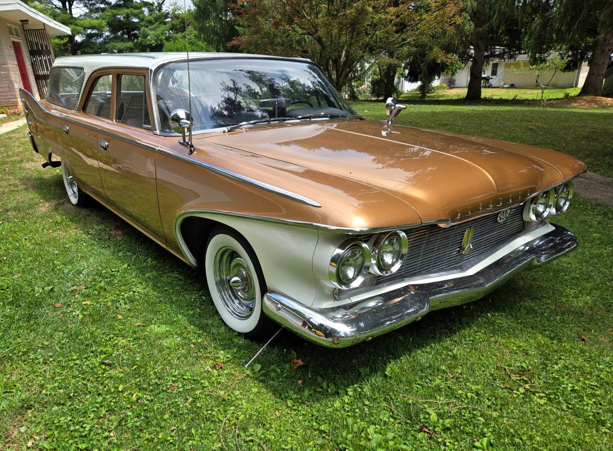 Plymouth-Suburban-1960