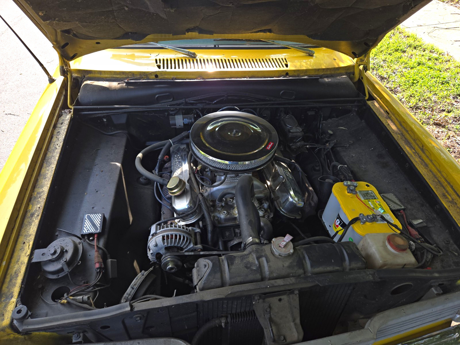 Plymouth-Valiant-1965-Coupe-Tan