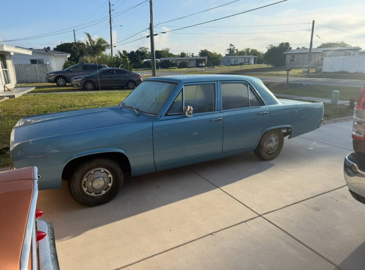 Plymouth-Valiant-1968-blue