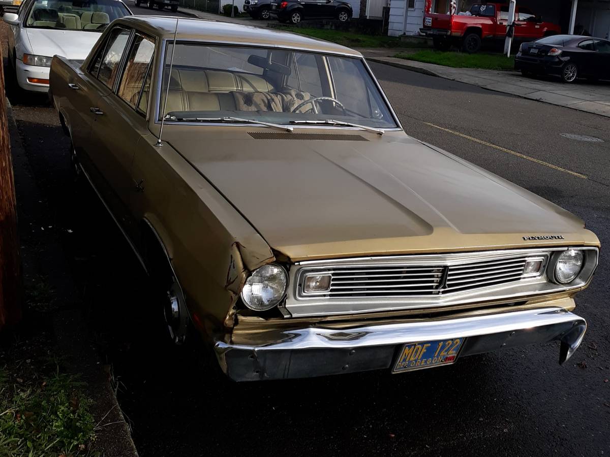 Plymouth-Valiant-signet-sedan-–-4-door-1969