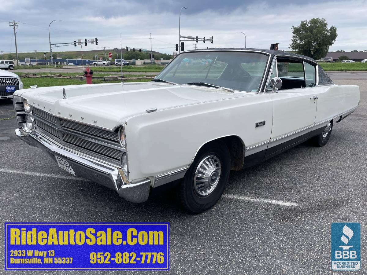 Plymouth-Vip-fury-1967-white