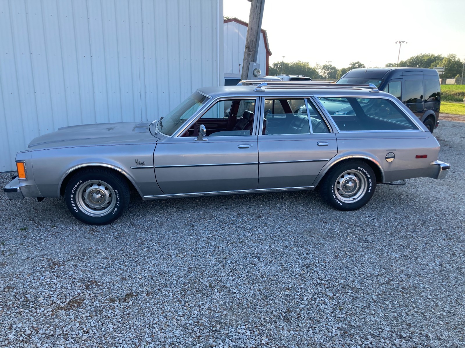 Plymouth-Volare-road-runner-1980-Wagon-Burgundy