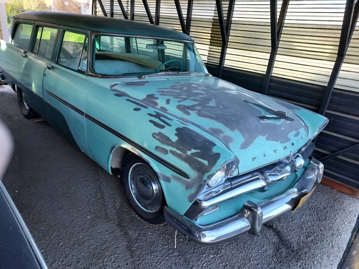 Plymouth-Wagon-1956-green