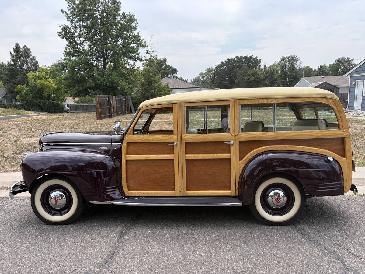 Plymouth-Woody-1941-brown