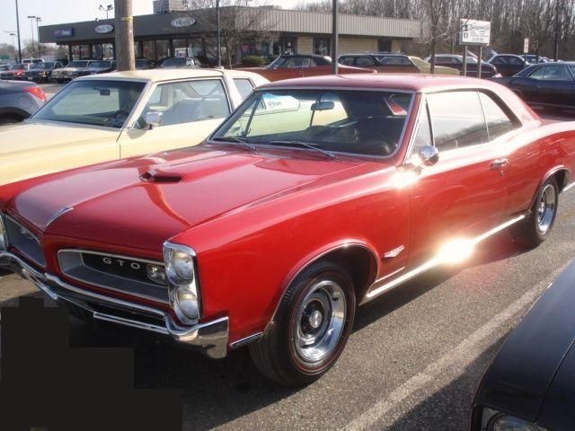 Pontiac 2 DR. Hard Top 1966