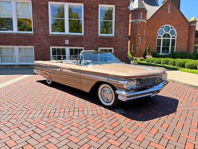 Pontiac-Bonneville-1960