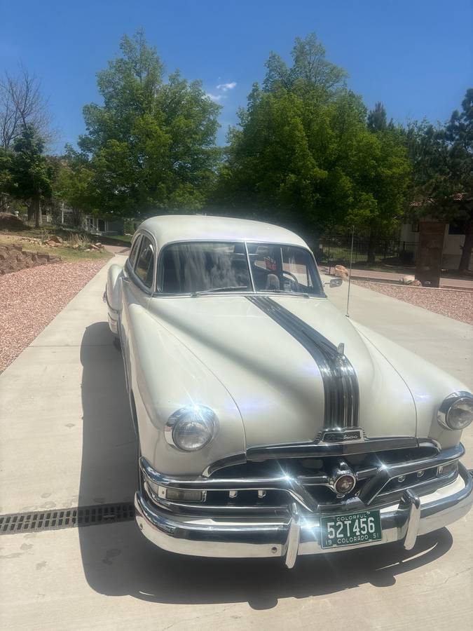 Pontiac-Chieftain-2-door-coup-1951-white