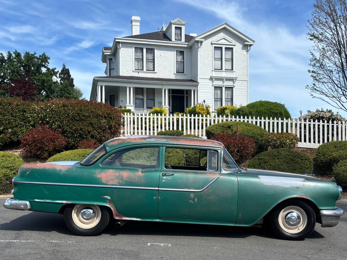 Pontiac-Chieftan-1955-green