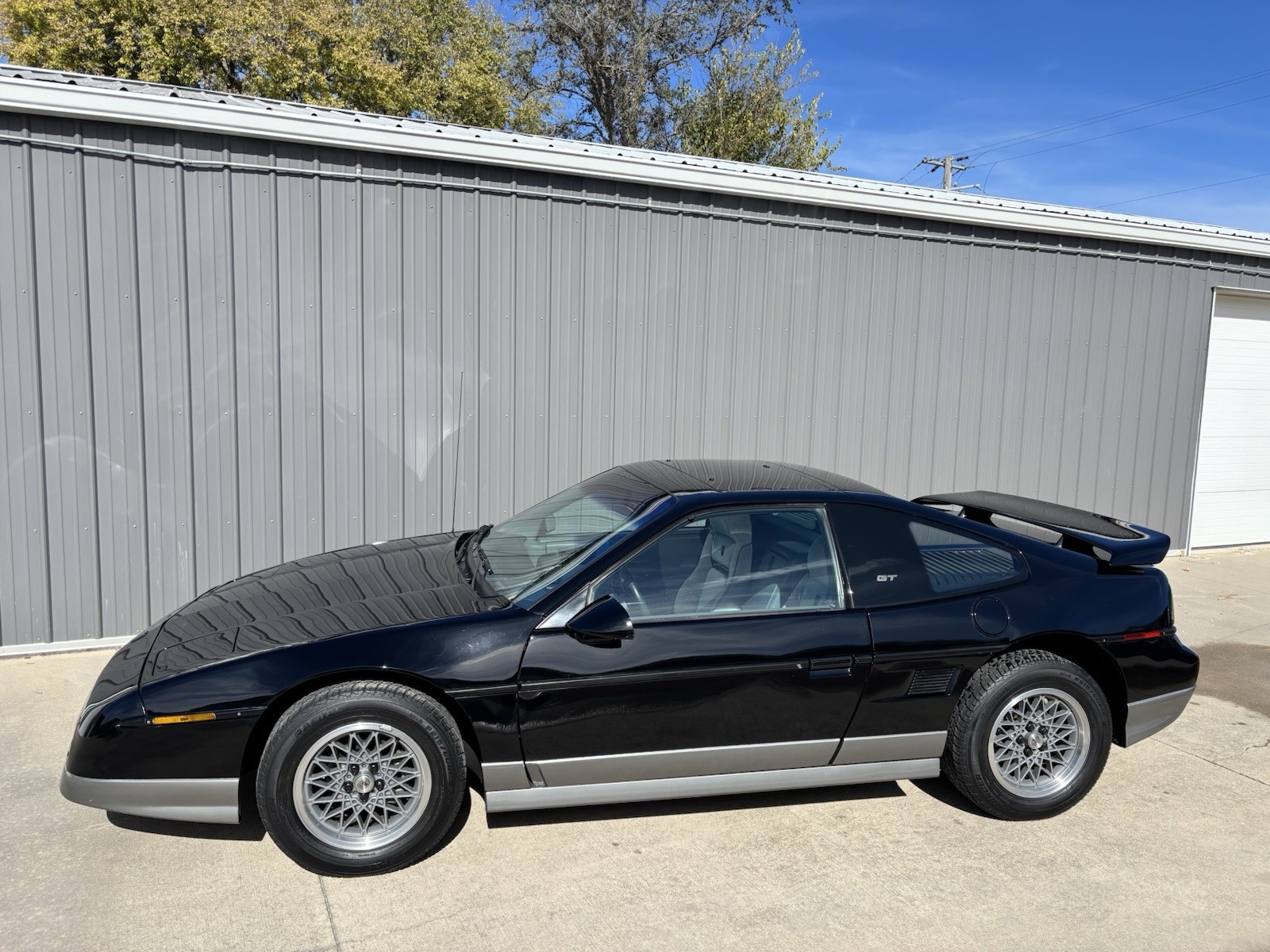Pontiac-Fiero-1986-Coupe Pontiac Fiero 1986
