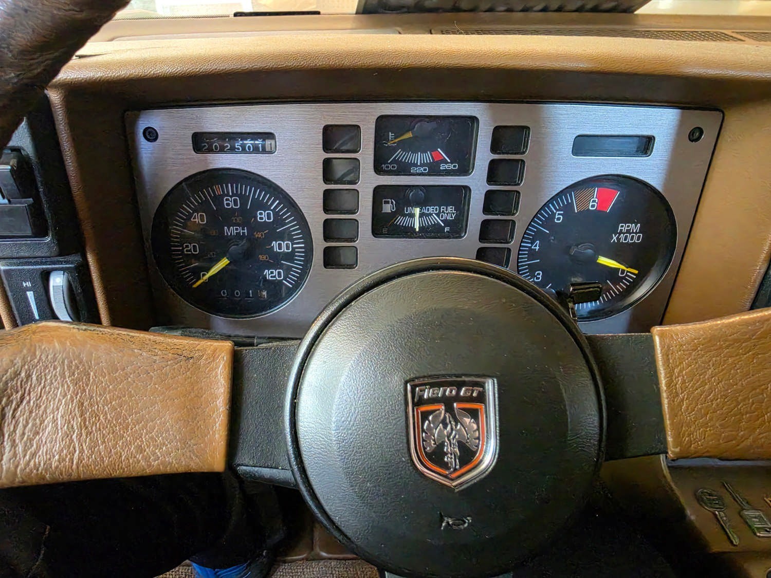 Pontiac-Fiero-1987-Coupe-Brown