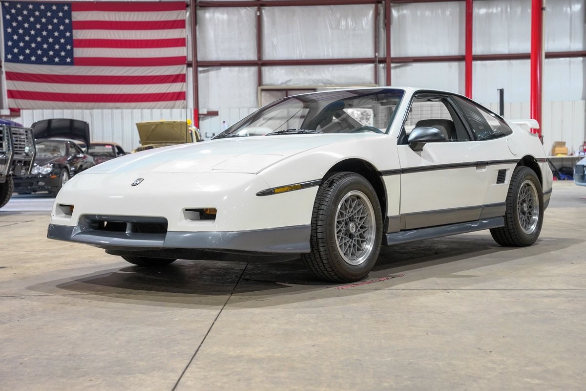 Pontiac-Fiero-1987-Coupe-Gray
