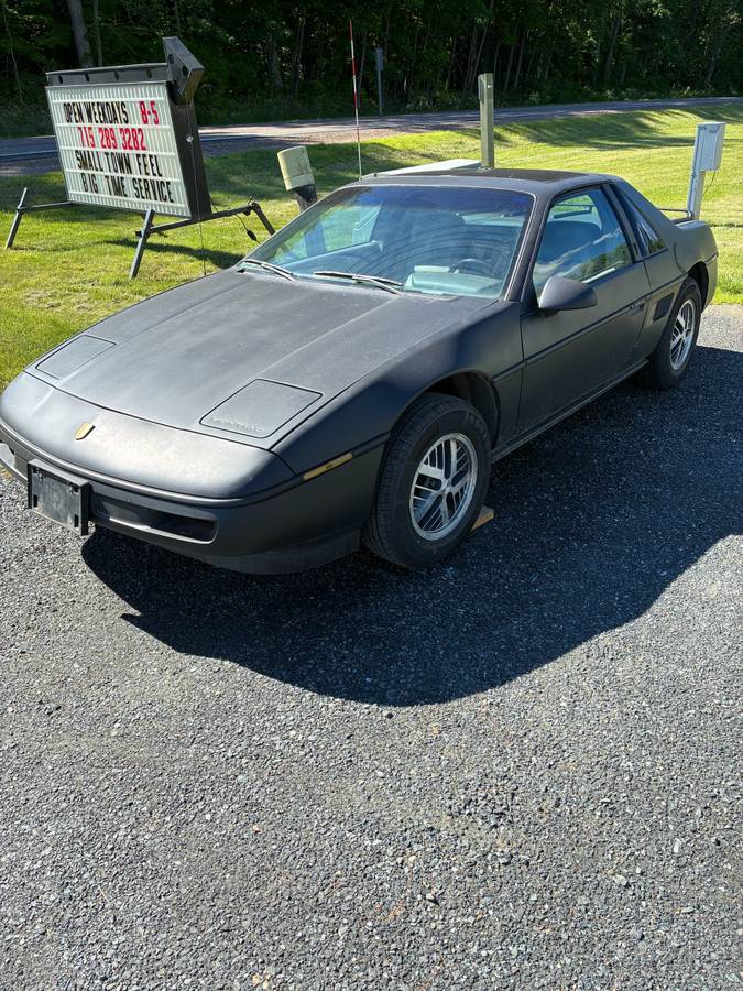 Pontiac-Fiero-1988-black
