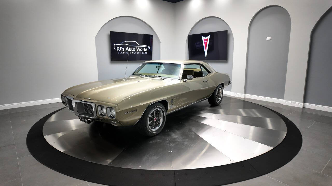Pontiac-Firebird-1969-Gold-Tan