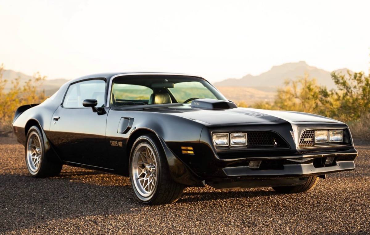 Pontiac-Firebird-1977-Black