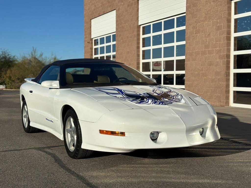 Pontiac-Firebird-1995-white