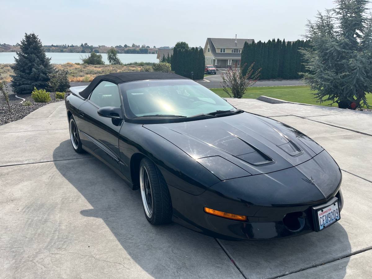 Pontiac-Firebird-formula-1995-black