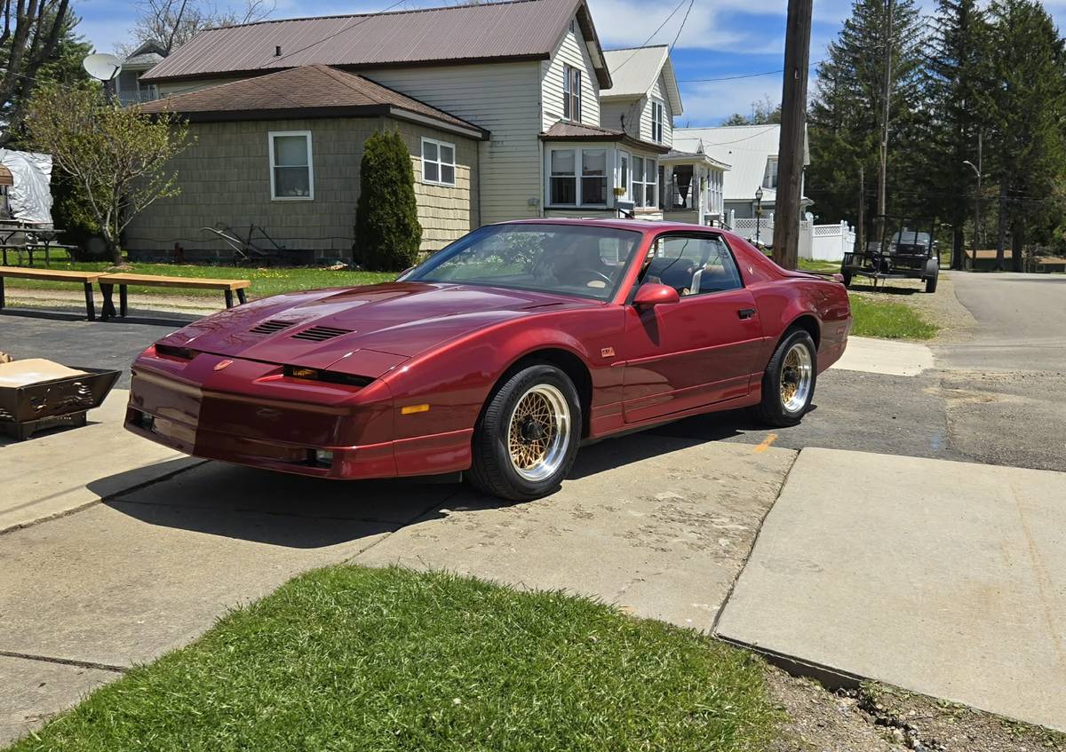 Pontiac-Firebird-gta-1988-red