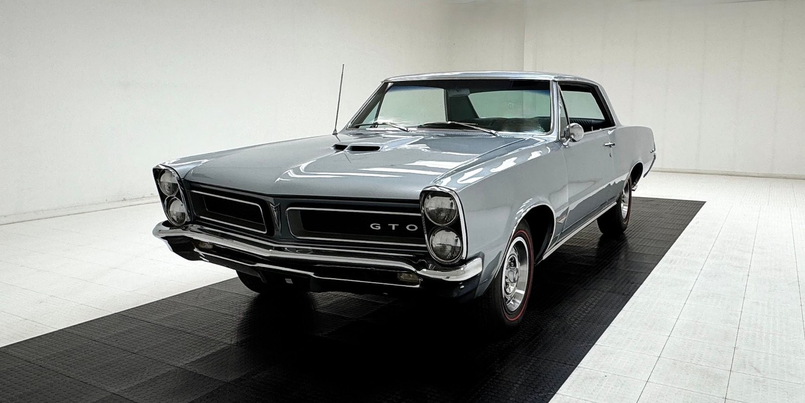 Pontiac-GTO-1965-Hardtop-Black Pontiac GTO 1965