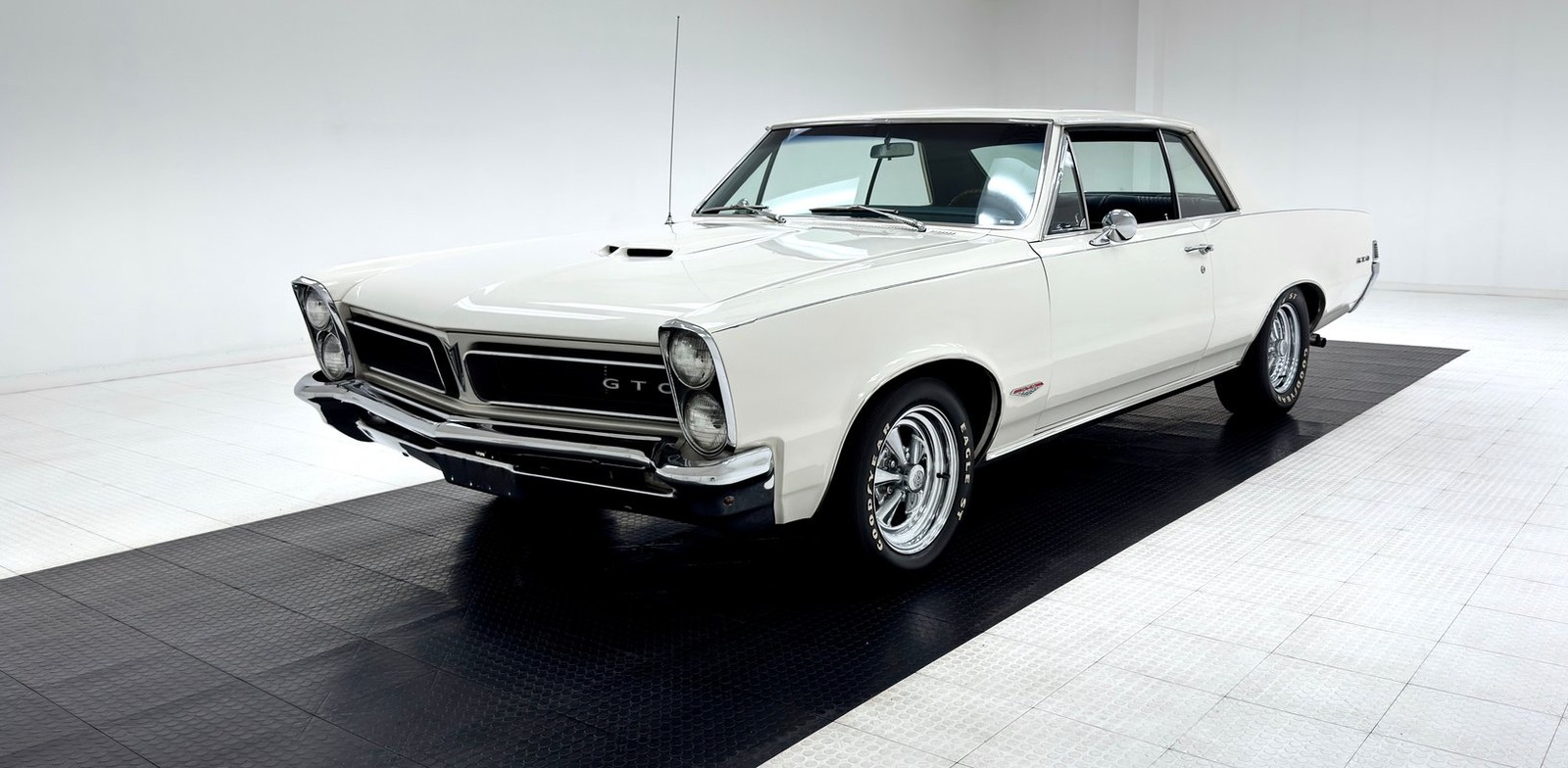 Pontiac-GTO-1965-Hardtop-Dark-Blue