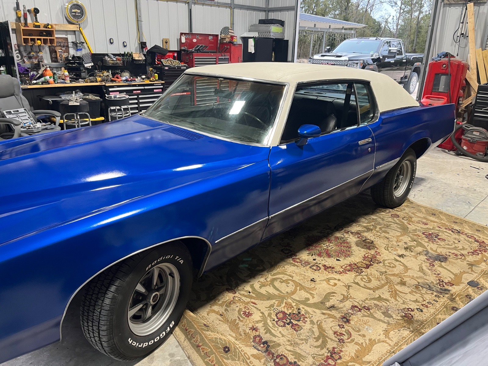 Pontiac-Grand-Prix-1972-Sedan-Black