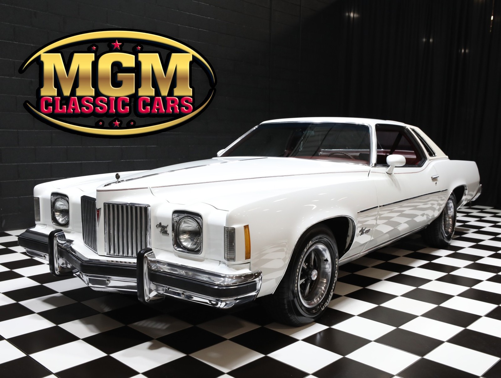 Pontiac-Grand-Prix-1974-Coupe-Red
