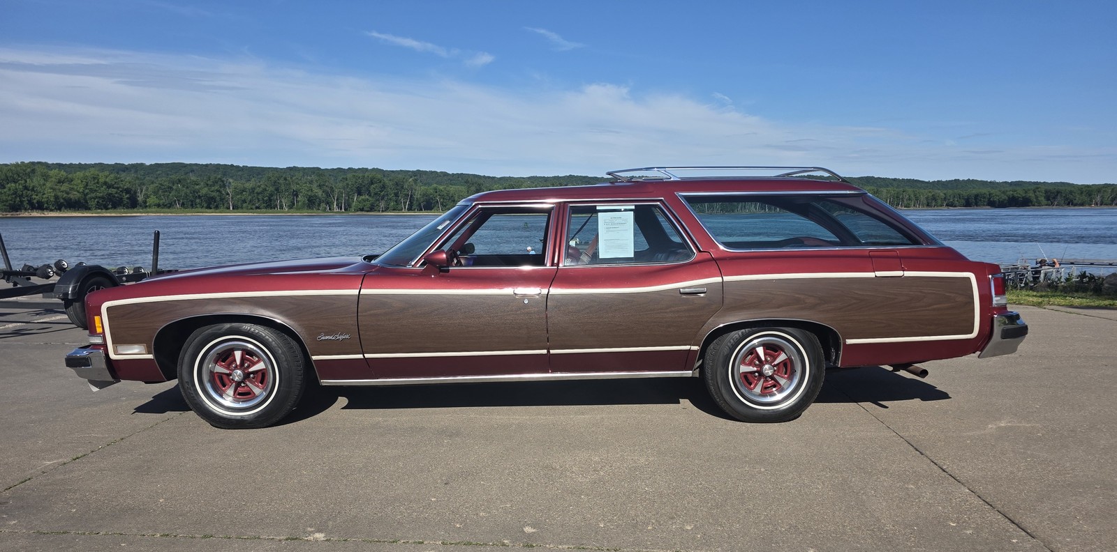 Pontiac-Grand-Safari-1974-Wagon-Burgundy