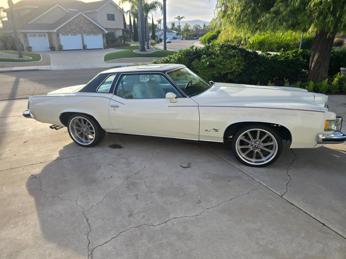 Pontiac-Grand-prix-1973-white