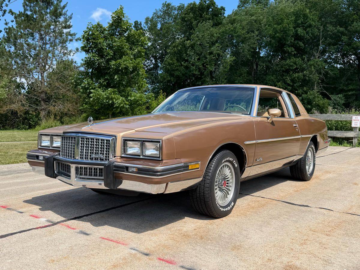 Pontiac-Grand-prix-1985