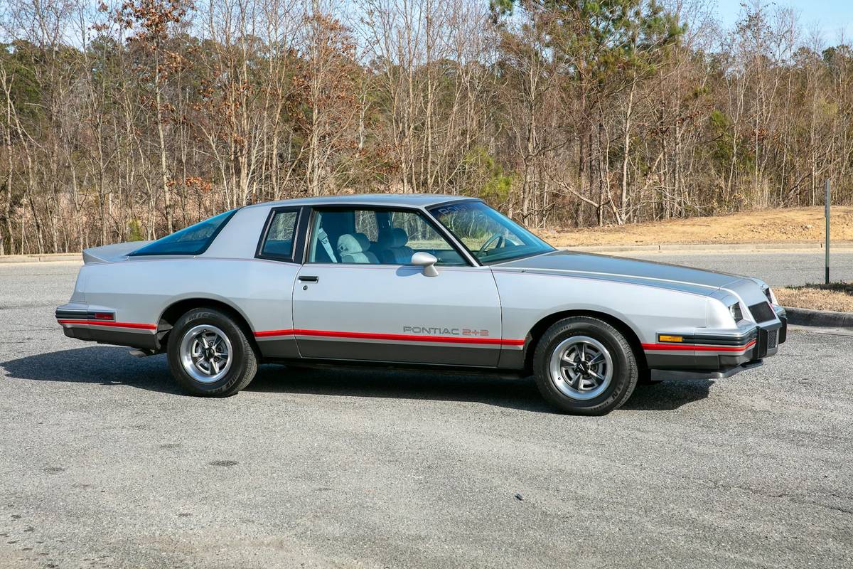 Pontiac-Grand-prix-aerocoupe-1986 Pontiac-Grand-prix-aerocoupe-1986