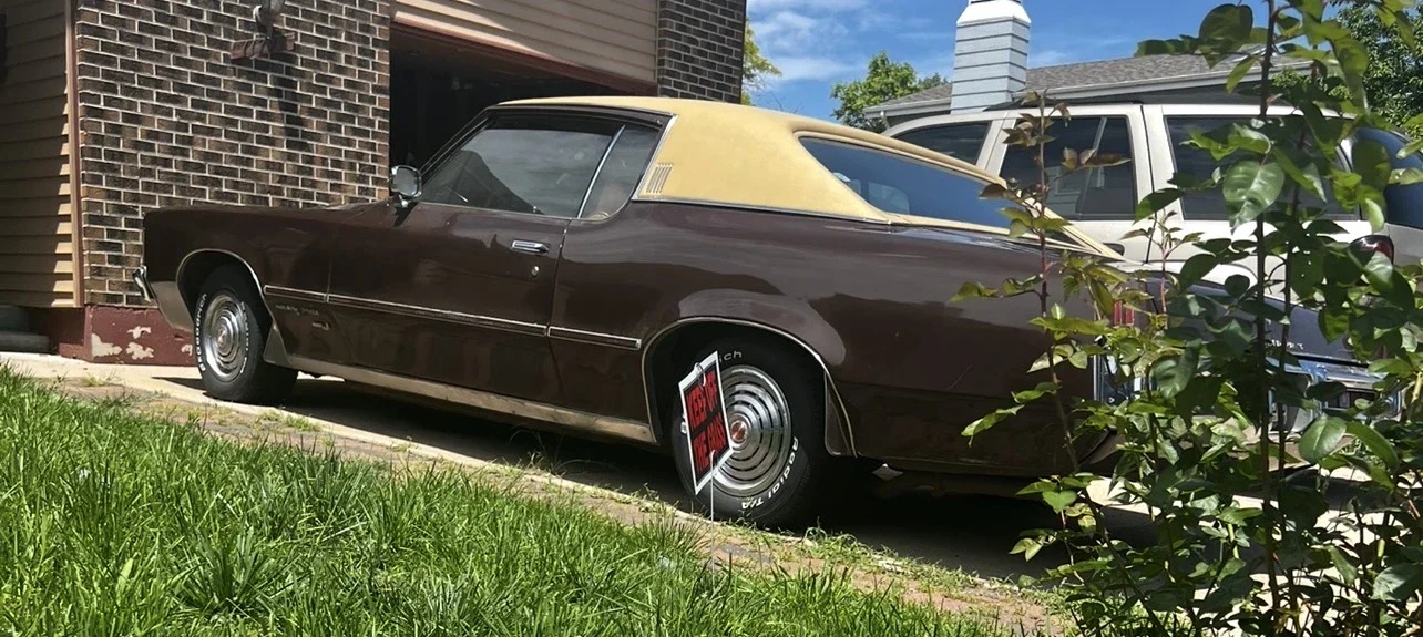 Pontiac-Grand-prix-le-sedan-1969-Brown-Tan