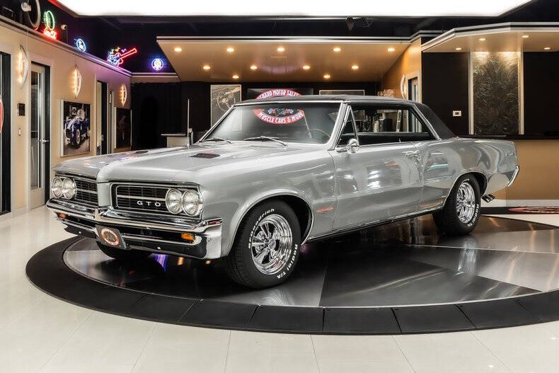 Pontiac-Gto-1964-Silver