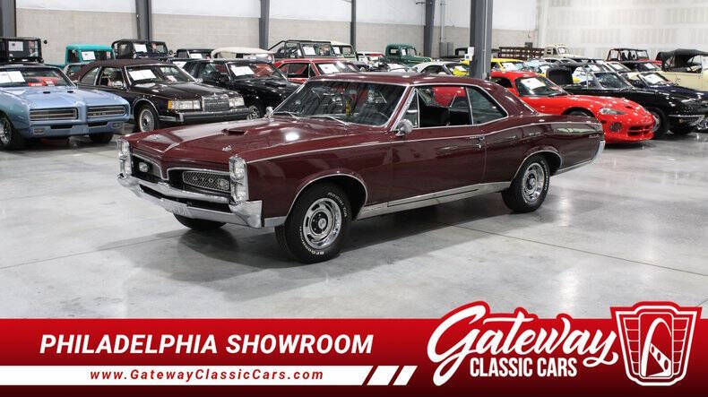 Pontiac-Gto-1967-Maroon-Black
