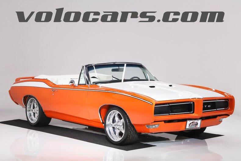 Pontiac-Gto-1968-Lambo-Orange-Pearl-White