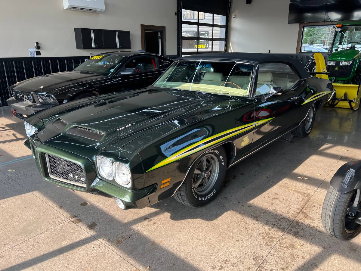 Pontiac-Gto-convertible-1971-green