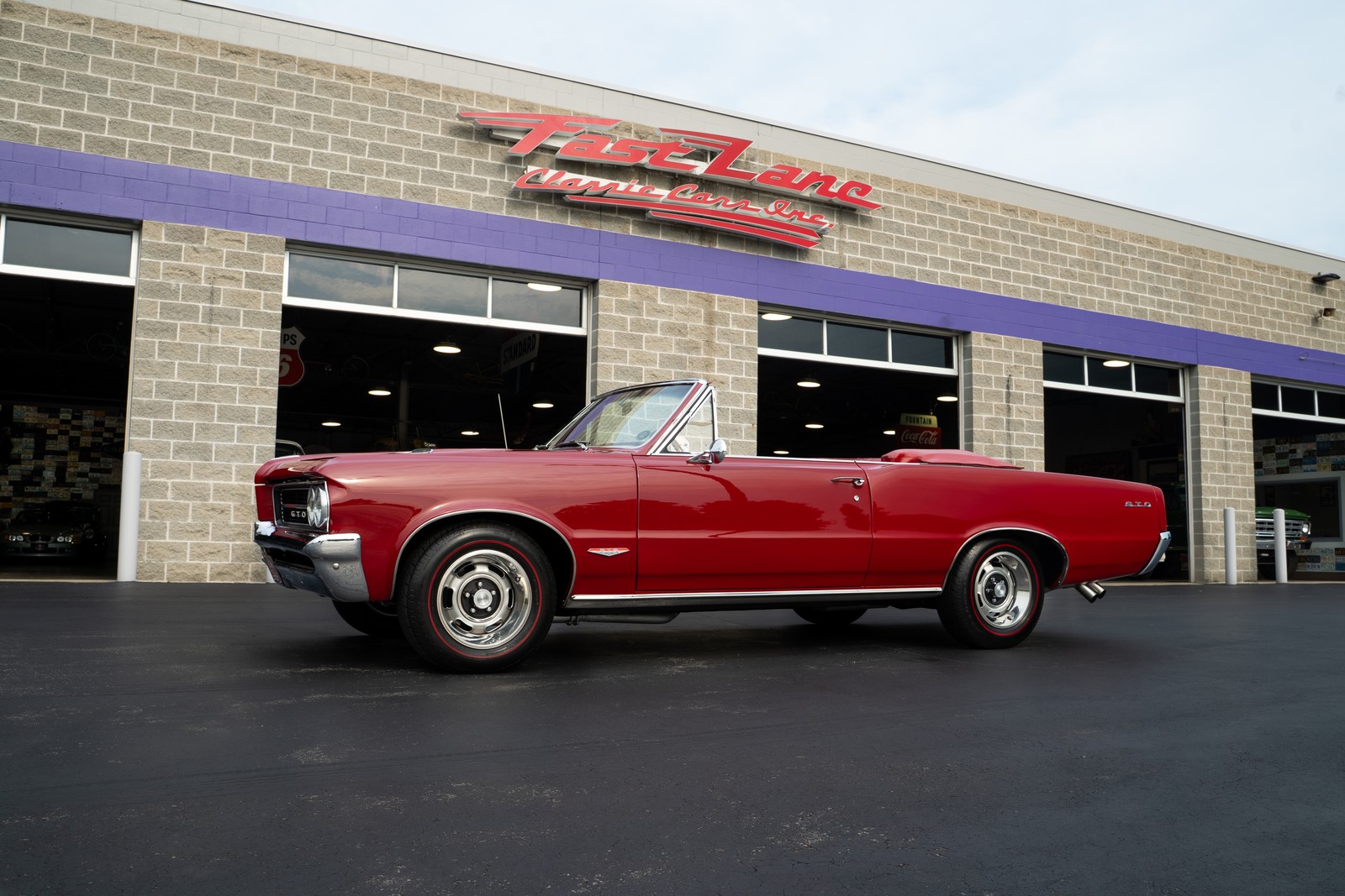 Pontiac-Le-Mans-1964-Convertible-Red