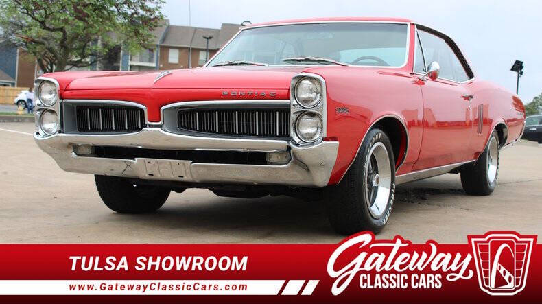 Pontiac-Lemans-1967-Red-Cream