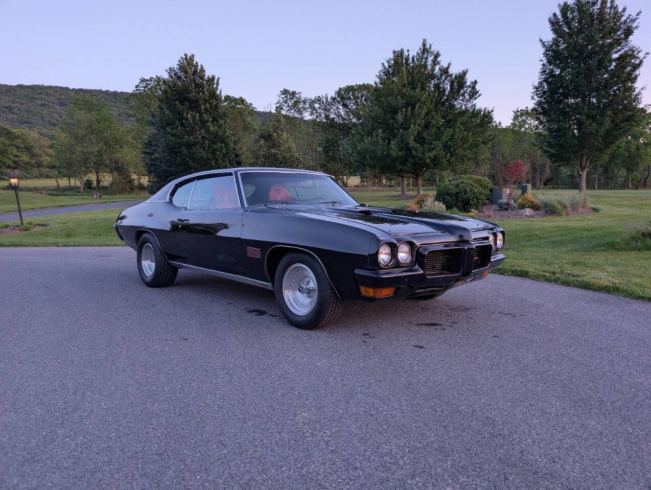 Pontiac-Lemans-1971-Black-Red
