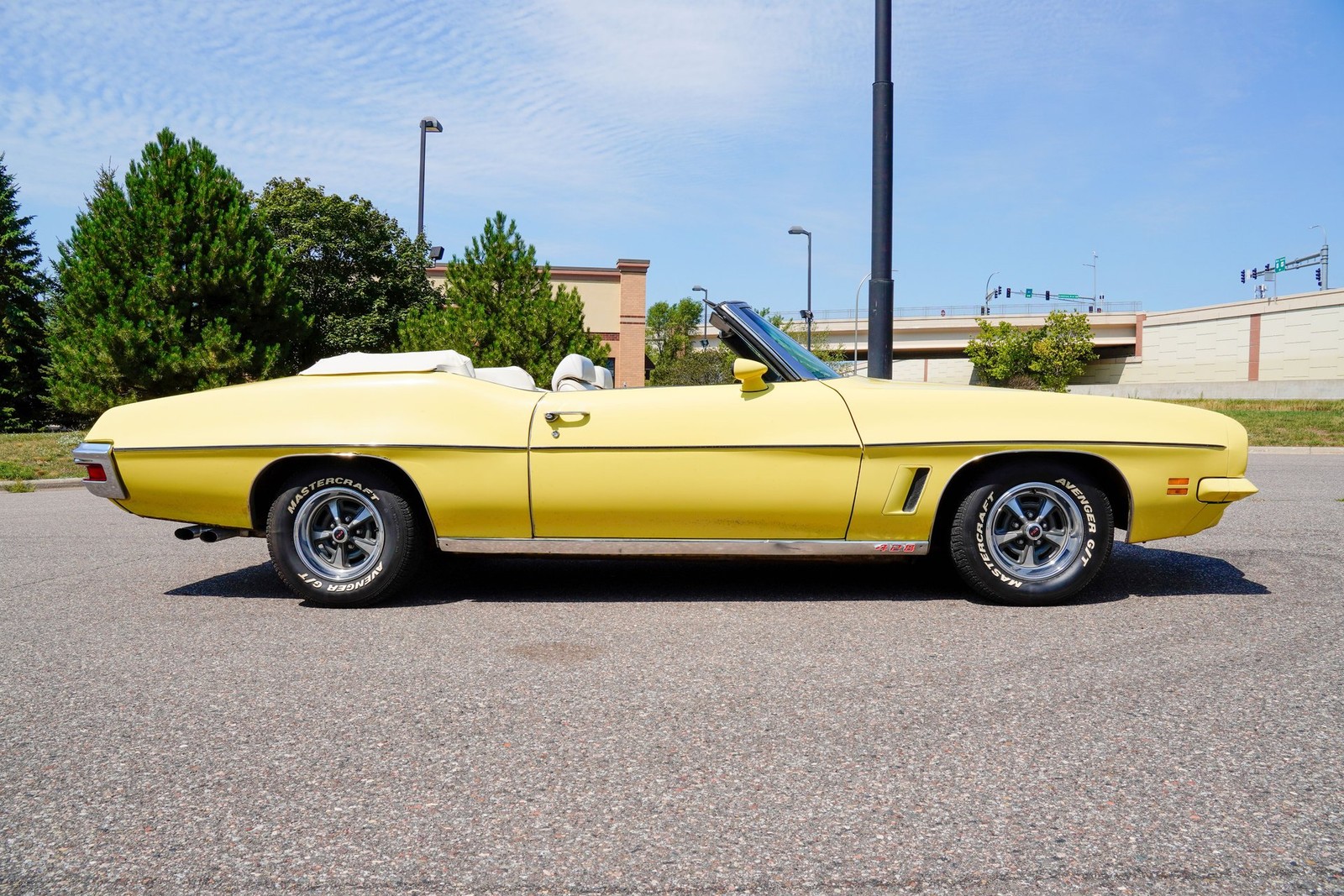 Pontiac-Lemans-convertible-1972-Yellow-White