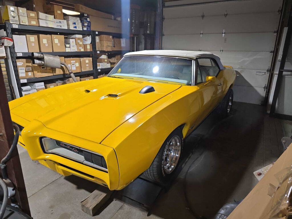Pontiac-Lemans-gto-1968-Yellow-White