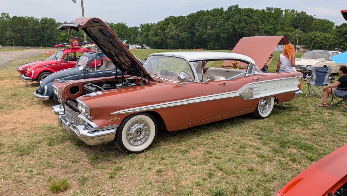 Pontiac-Star-chief-1958-brown