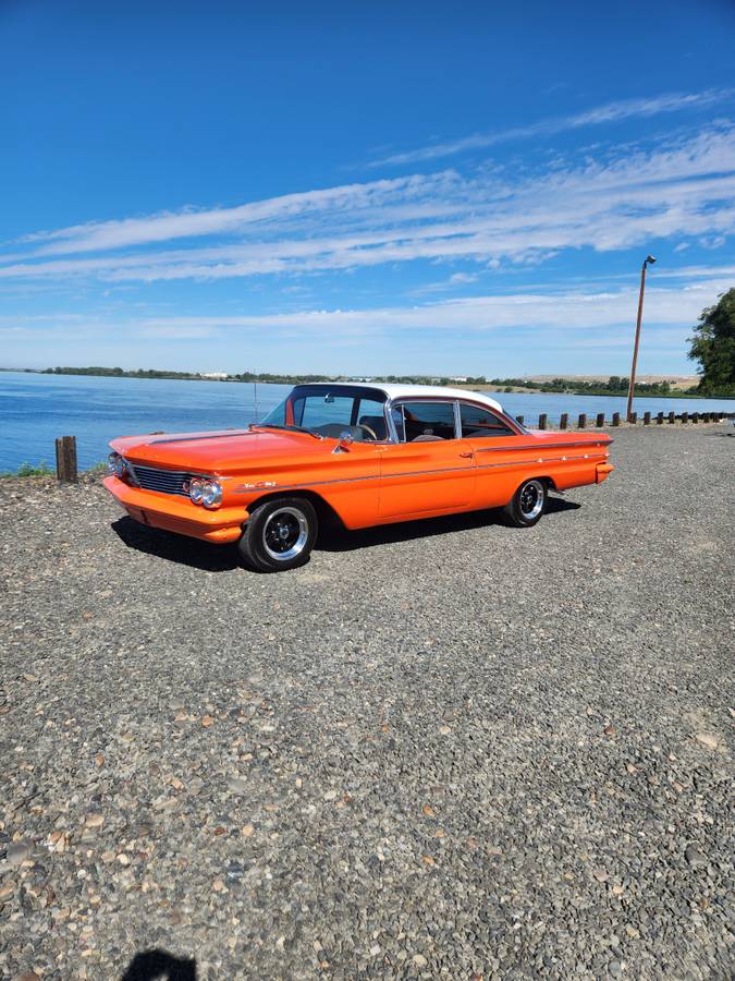 Pontiac-Starchief-1960-orange
