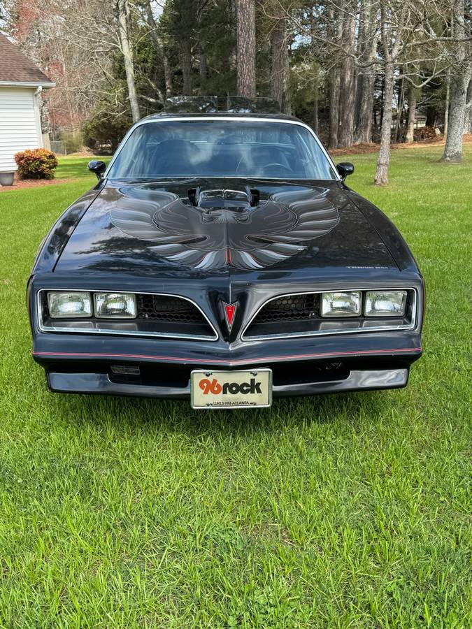 Pontiac-Ta-1977-black