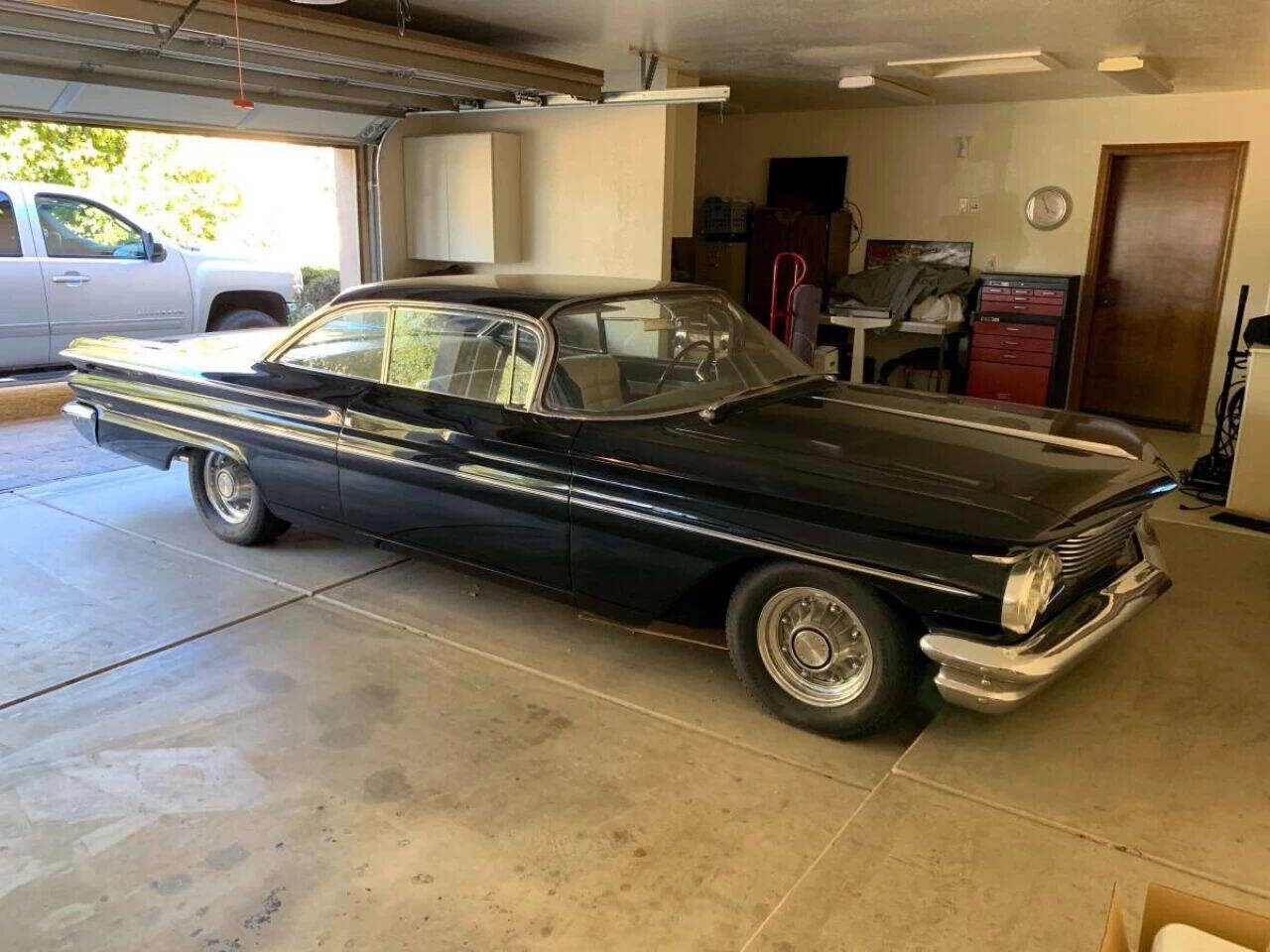 Pontiac-Ventura-1960-Black-Black-And-White-Satin Pontiac-Ventura-1960-Black-Black-And-White-Satin