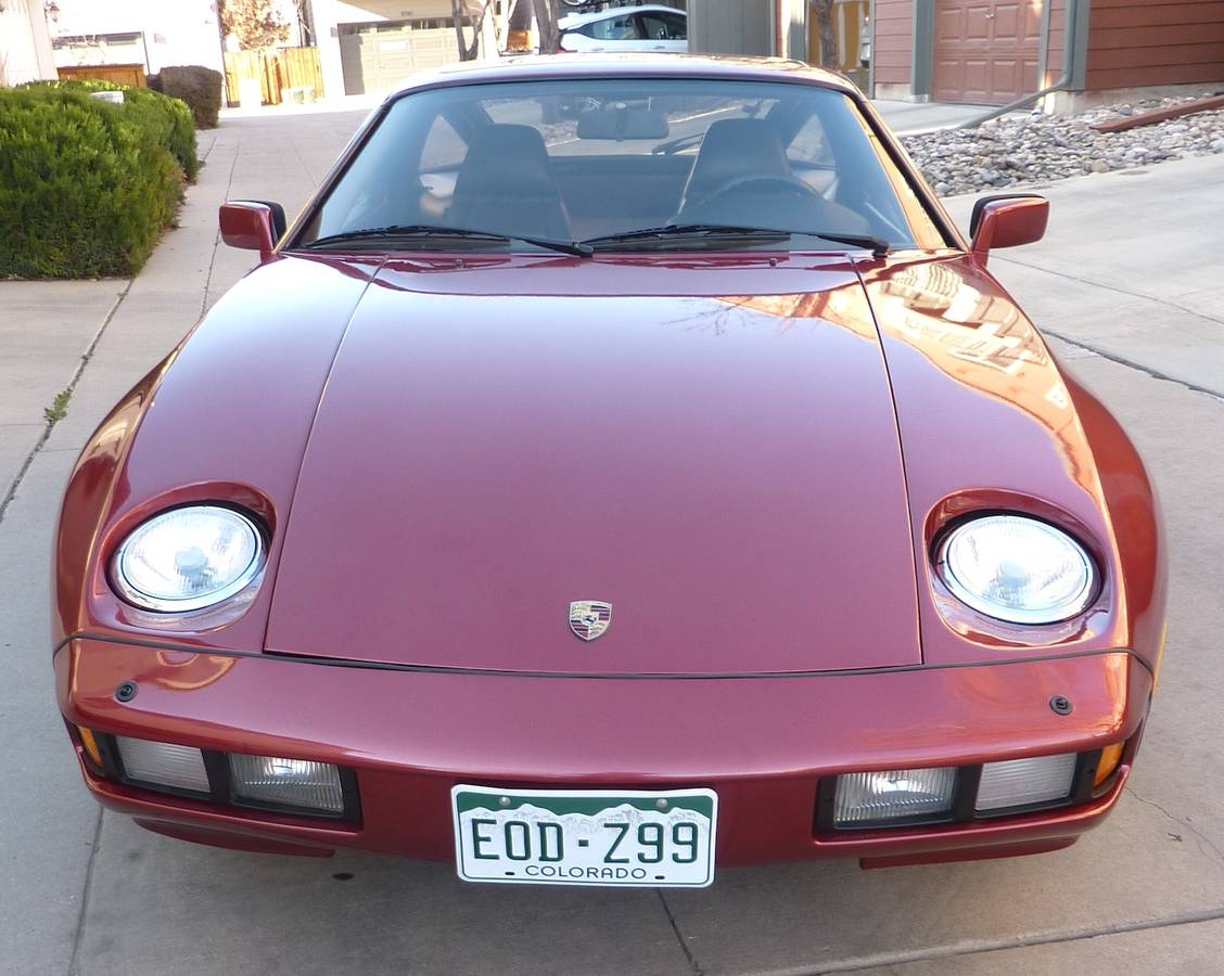 Porsche-1982-red