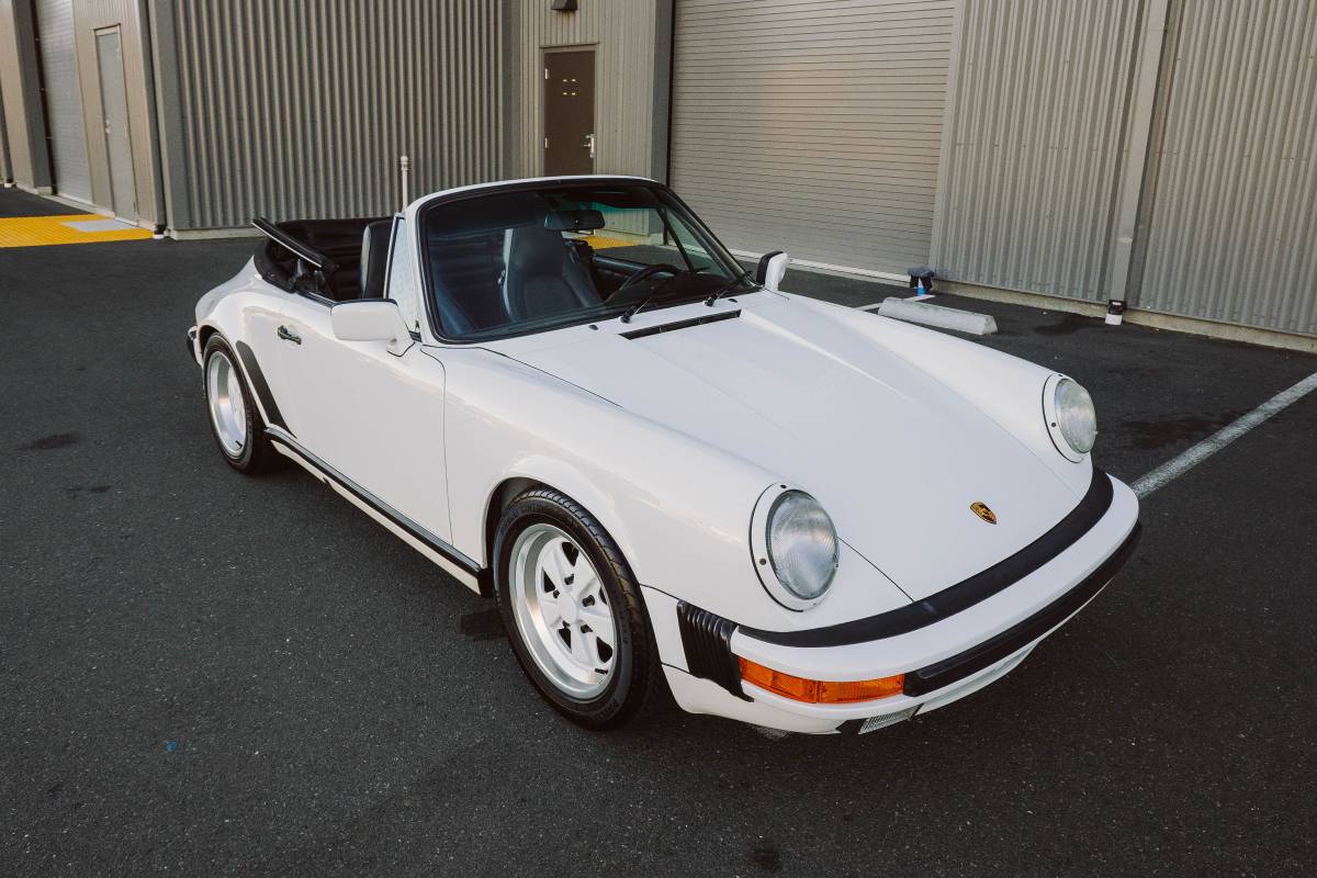 Porsche-911-cabriolet-2d-1989