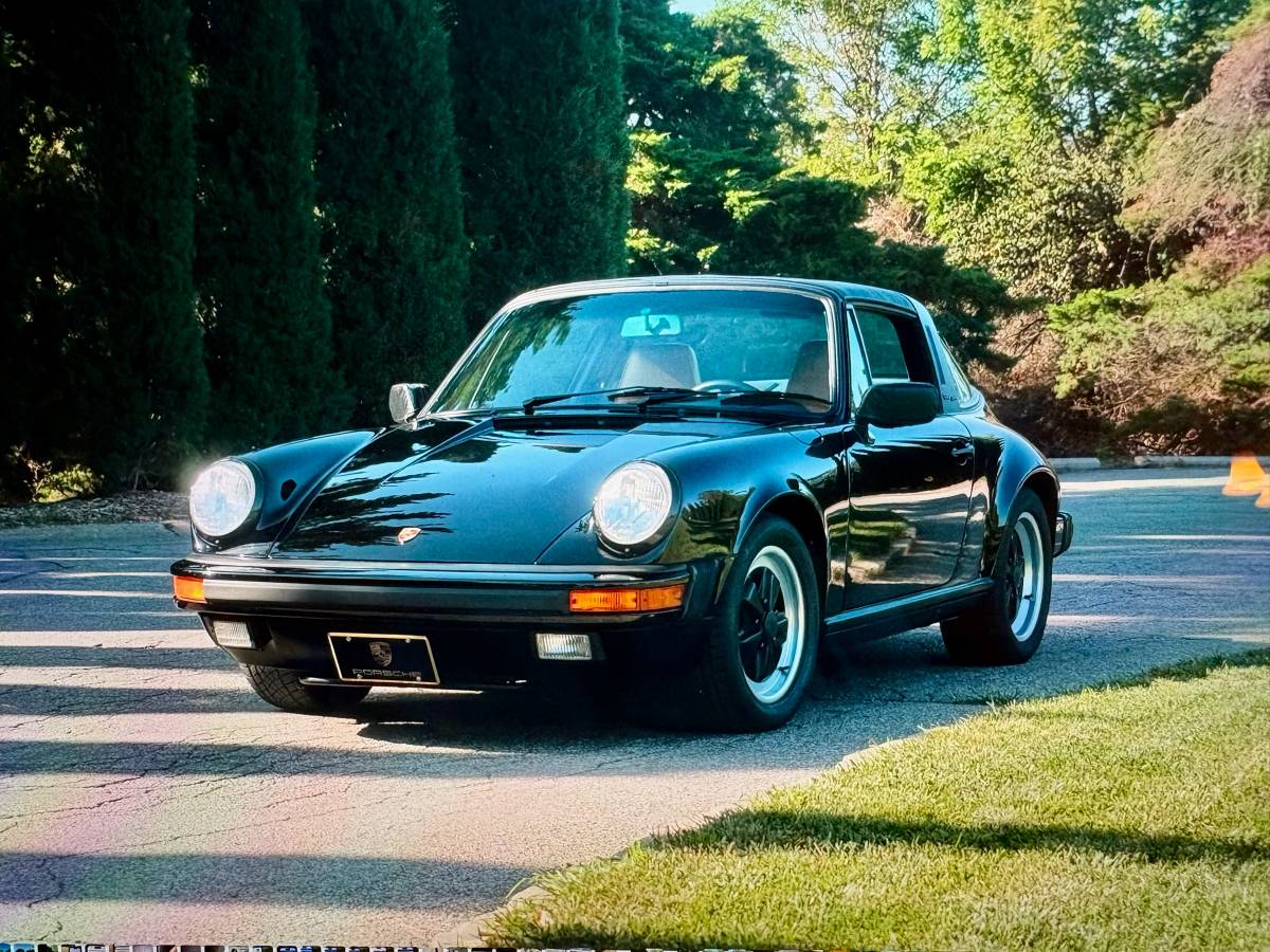 Porsche-911-carrera-1988-black